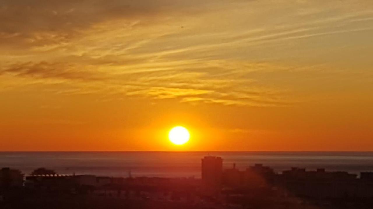 Apartamento Carihuela Playa Apartment Torremolinos Bagian luar foto